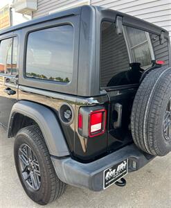 2024 Jeep Wrangler Sport S - Photo 10 - Macomb, IL 61455