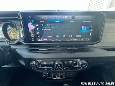 2024 Jeep Wrangler Sport S - Photo 17 - Macomb, IL 61455