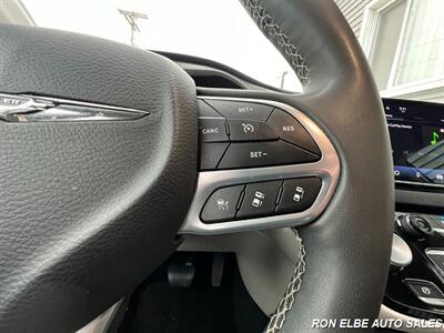 2022 Chrysler Pacifica Touring L   - Photo 16 - Macomb, IL 61455