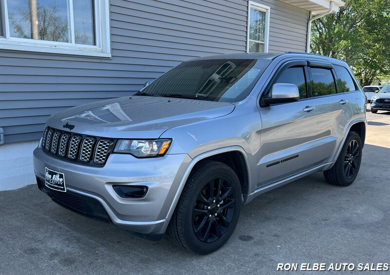 2019 Jeep Grand Cherokee Laredo  
