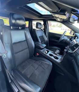 2019 Jeep Grand Cherokee Laredo   - Photo 11 - Macomb, IL 61455