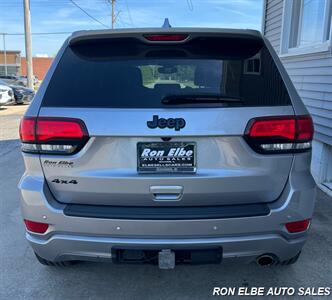2019 Jeep Grand Cherokee Laredo   - Photo 9 - Macomb, IL 61455