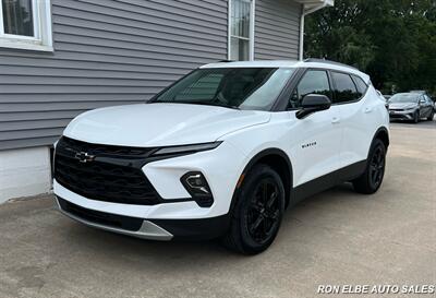 2023 Chevrolet Blazer LT   - Photo 2 - Macomb, IL 61455