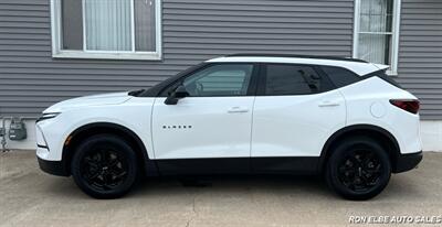 2023 Chevrolet Blazer LT   - Photo 3 - Macomb, IL 61455