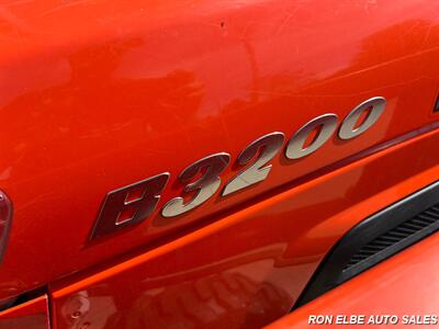 2011 Kubota B3200 w/ LA504 Loader - Photo 10 - Macomb, IL 61455