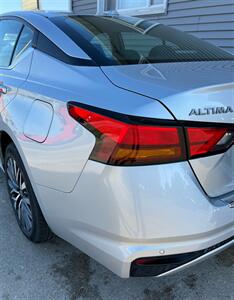 2023 Nissan Altima 2.5 SV - Photo 9 - Macomb, IL 61455