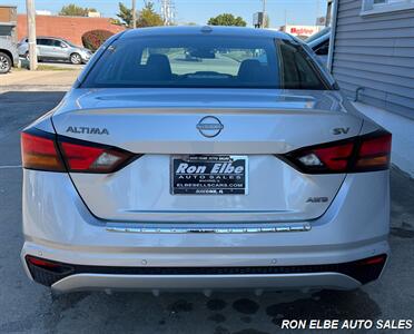 2023 Nissan Altima 2.5 SV - Photo 8 - Macomb, IL 61455