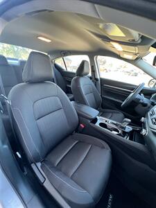 2023 Nissan Altima 2.5 SV - Photo 15 - Macomb, IL 61455