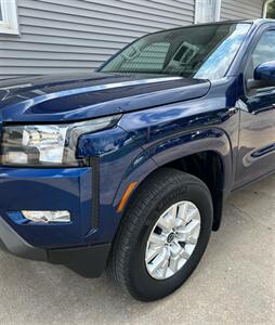 2022 Nissan Frontier SV   - Photo 5 - Macomb, IL 61455