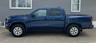 2022 Nissan Frontier SV   - Photo 3 - Macomb, IL 61455