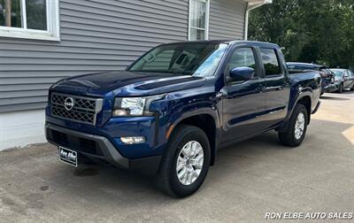2022 Nissan Frontier SV   - Photo 2 - Macomb, IL 61455