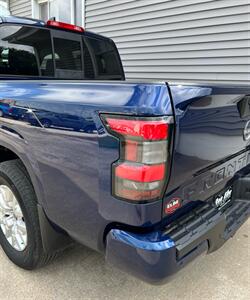 2022 Nissan Frontier SV   - Photo 10 - Macomb, IL 61455
