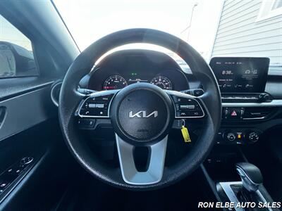 2023 Kia Forte   - Photo 15 - Macomb, IL 61455