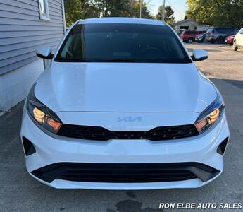 2023 Kia Forte   - Photo 6 - Macomb, IL 61455