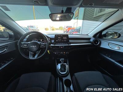 2023 Kia Forte   - Photo 14 - Macomb, IL 61455