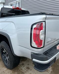 2018 GMC Canyon SLE - Photo 11 - Macomb, IL 61455