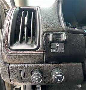 2018 GMC Canyon SLE - Photo 20 - Macomb, IL 61455