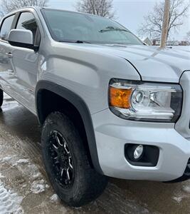 2018 GMC Canyon SLE - Photo 8 - Macomb, IL 61455