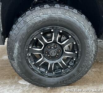 2018 GMC Canyon SLE - Photo 4 - Macomb, IL 61455