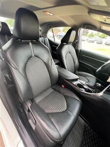 2024 Toyota Camry SE   - Photo 11 - Macomb, IL 61455