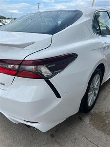2024 Toyota Camry SE   - Photo 8 - Macomb, IL 61455