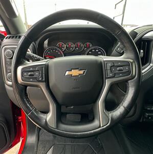 2019 Chevrolet Silverado 1500 LT   - Photo 19 - Macomb, IL 61455