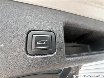 2018 Chevrolet Equinox LT   - Photo 13 - Macomb, IL 61455