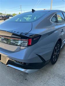 2025 Hyundai SONATA SEL - Photo 8 - Macomb, IL 61455