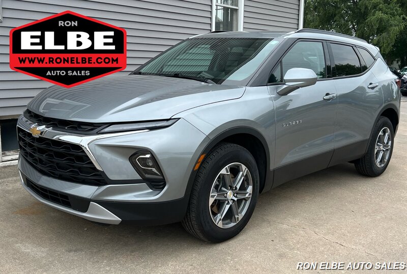 2023 Chevrolet Blazer LT - Photo 1 - Macomb, IL 61455