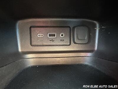 2024 Chevrolet Equinox LT - Photo 28 - Macomb, IL 61455