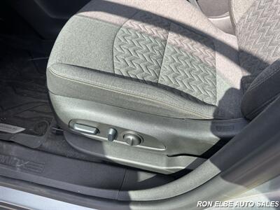 2024 Chevrolet Equinox LT - Photo 32 - Macomb, IL 61455