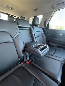 2023 Nissan Pathfinder SL - Photo 13 - Macomb, IL 61455