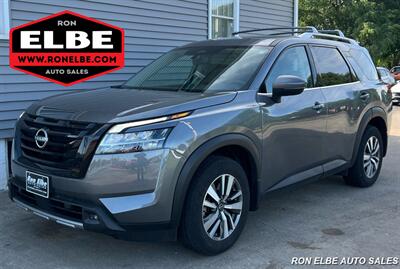 2023 Nissan Pathfinder SL - Photo 1 - Macomb, IL 61455