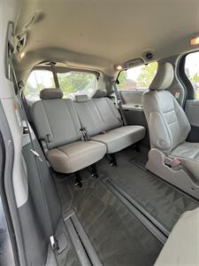 2017 Toyota Sienna XLE 7-Passenger   - Photo 14 - Macomb, IL 61455