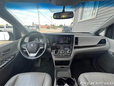 2017 Toyota Sienna XLE 7-Passenger   - Photo 20 - Macomb, IL 61455
