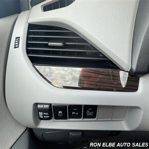 2017 Toyota Sienna XLE 7-Passenger   - Photo 23 - Macomb, IL 61455