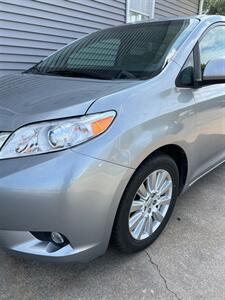2017 Toyota Sienna XLE 7-Passenger   - Photo 5 - Macomb, IL 61455