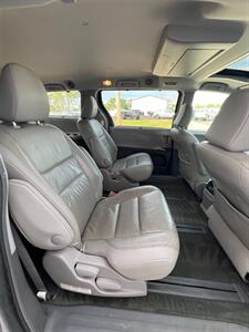 2017 Toyota Sienna XLE 7-Passenger   - Photo 13 - Macomb, IL 61455