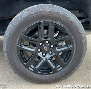 2025 Chevrolet Silverado 1500 LT Trail Boss   - Photo 4 - Macomb, IL 61455