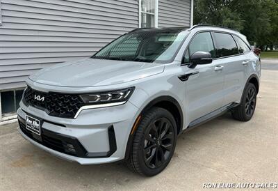 2023 Kia Sorento SX   - Photo 2 - Macomb, IL 61455
