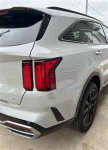 2023 Kia Sorento SX   - Photo 8 - Macomb, IL 61455