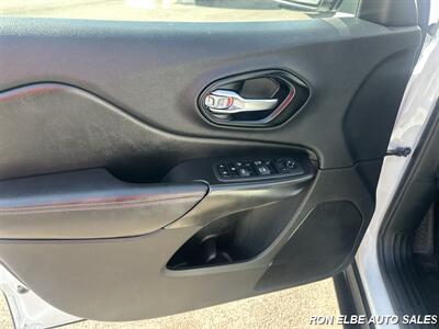 2020 Jeep Cherokee Trailhawk   - Photo 23 - Macomb, IL 61455