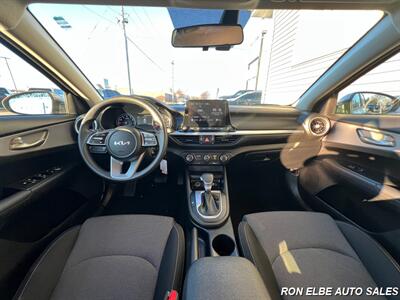 2024 Kia Forte LX   - Photo 14 - Macomb, IL 61455