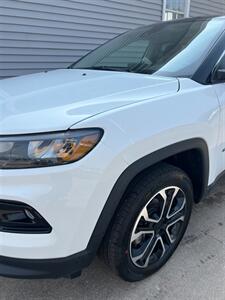 2022 Jeep Compass Limited - Photo 5 - Macomb, IL 61455
