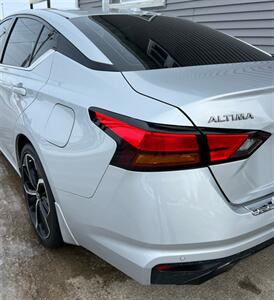 2023 Nissan Altima 2.5 SR   - Photo 10 - Macomb, IL 61455