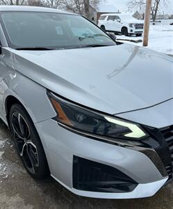 2023 Nissan Altima 2.5 SR   - Photo 7 - Macomb, IL 61455