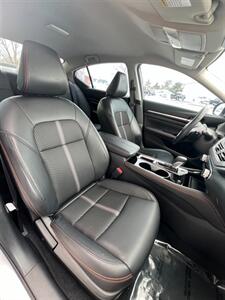 2023 Nissan Altima 2.5 SR   - Photo 11 - Macomb, IL 61455