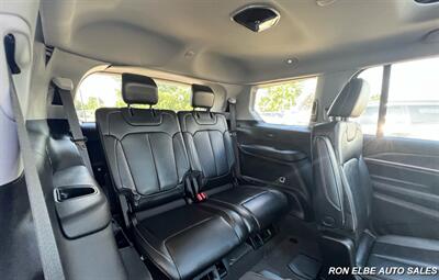 2023 Jeep Grand Cherokee L Limited   - Photo 13 - Macomb, IL 61455