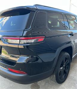2023 Jeep Grand Cherokee L Limited   - Photo 8 - Macomb, IL 61455