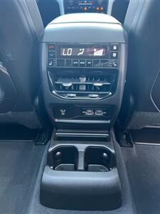 2023 Jeep Grand Cherokee L Limited   - Photo 17 - Macomb, IL 61455